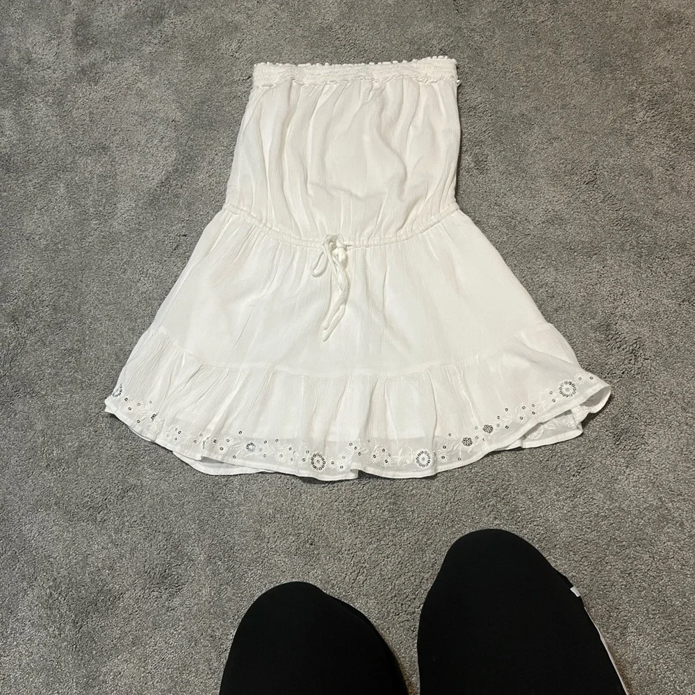 Hollister White Strapless Drawstring Mini Dress with Eyelet Trim - Picture 3 of 4